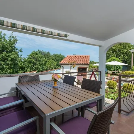 Anitavilla Porec With Pool Vrvari