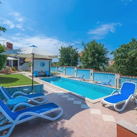 Anitavilla Porec With Pool Гостевой дом Vrvari