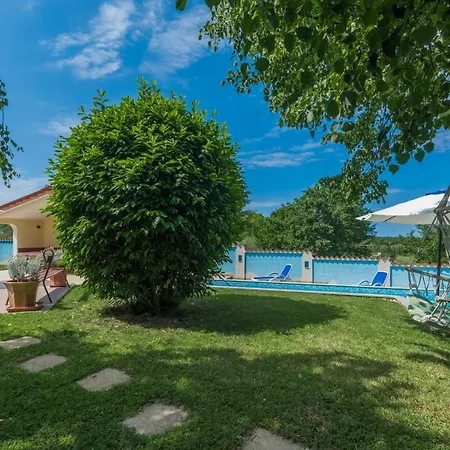 Гостевой дом Anitavilla Porec With Pool 3*