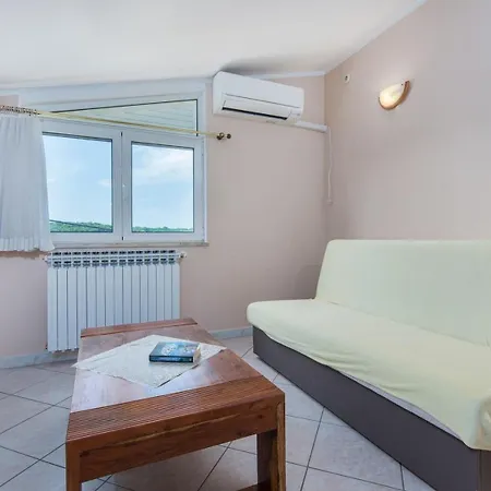 Πανσιόν Anitavilla Porec With Pool 3*