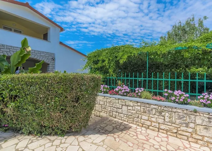 Anitavilla Porec With Pool Gæstehus Vrvari