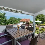Anitavilla Porec With Pool Vrvari