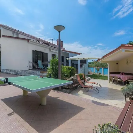 Anitavilla Porec With Pool Gæstehus Vrvari