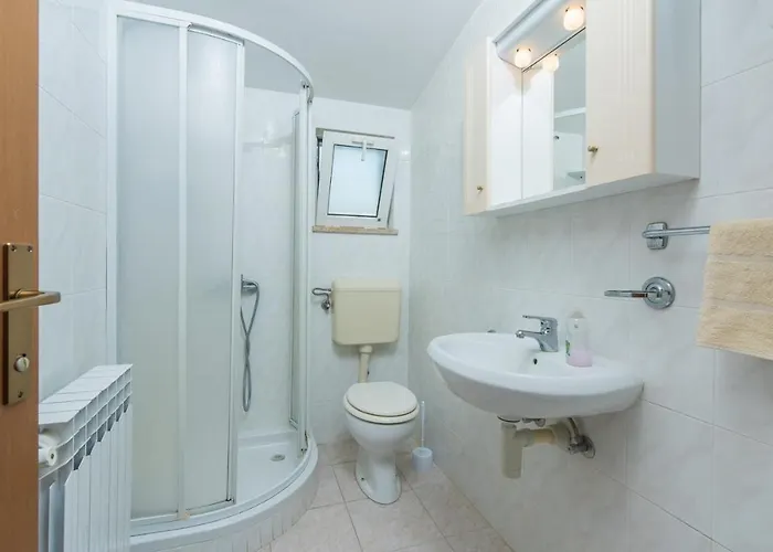 Gæstehus Anitavilla Porec With Pool