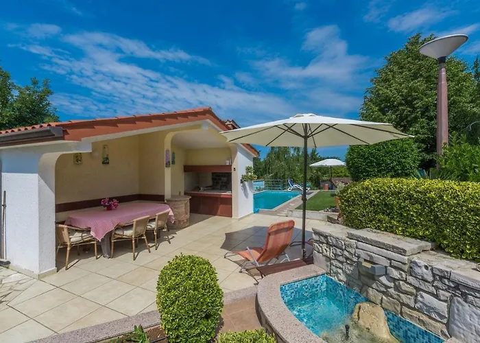 Anitavilla Porec With Pool 게스트하우스