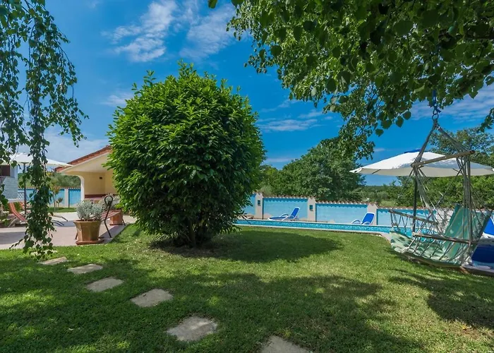 게스트하우스 Anitavilla Porec With Pool 3*